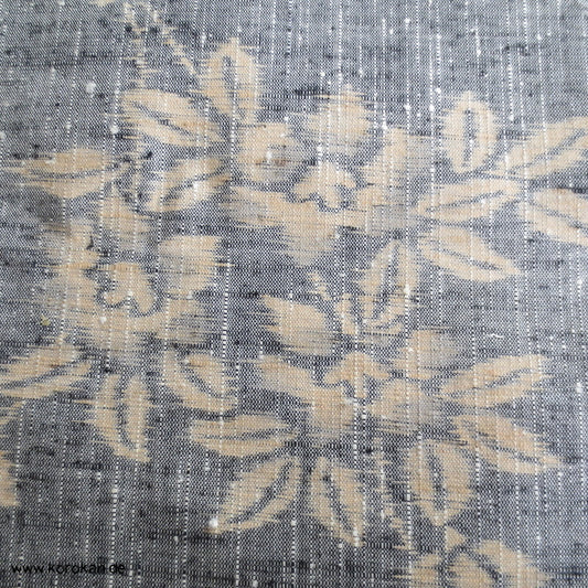 Blüten auf grau Kasuri Tsumugi Kimono Seide