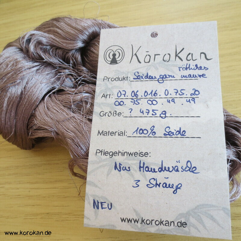 rötliches mauve Seidengarn zum Weben aus japanischer Obi Werkstatt