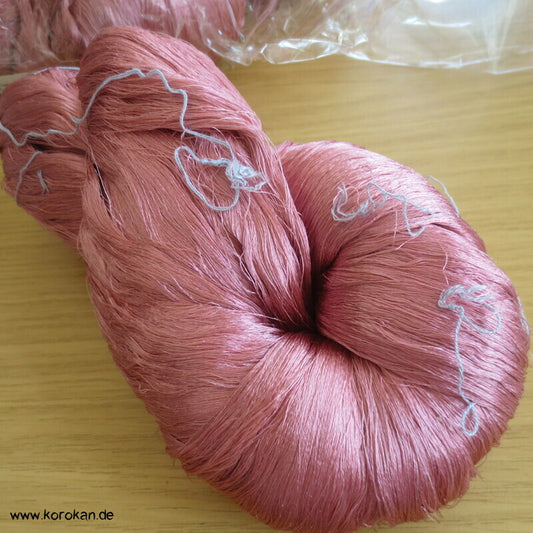 wildrosenrosa Seidengarn zum Weben aus japanischer Obi Werkstatt