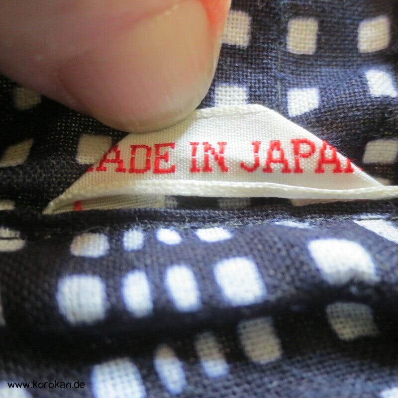 Nemaki Schlaf Kimono Kanji zwischen Karo, Sumo Ringer Werbung ?