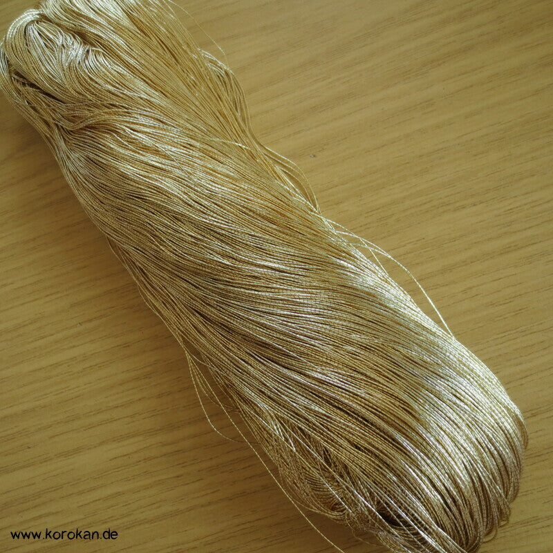 blassgoldenes Seidengoldgarn aus japanischer Obi Werkstatt