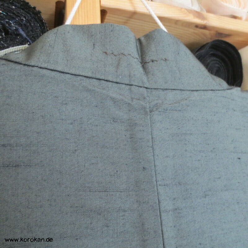 schwarzolive Seiden Haori Jacke, handgemaltes Futter