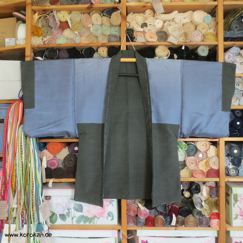 schwarzolive Seiden Haori Jacke, handgemaltes Futter