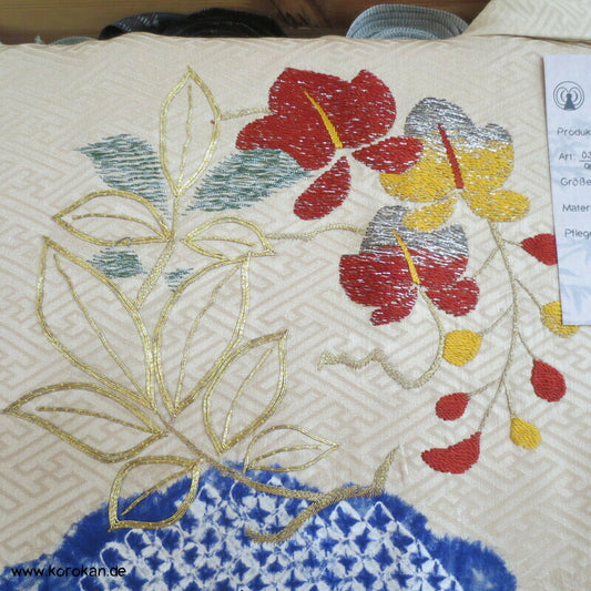 Antiker Shibori und Stickerei Homongi Kimono