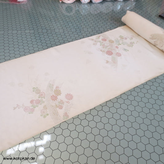 Chrysanthemen Urushi und Goldfäden - Seidenstoff Tanmono