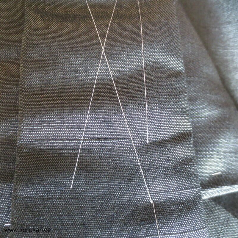 schwarzolive Seiden Haori Jacke, handgemaltes Futter