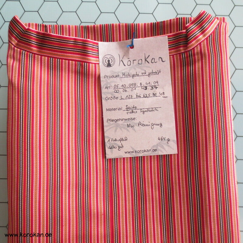 dunkelrot gestreifter Seidensatin Michiyuki Kimono Regenmantel