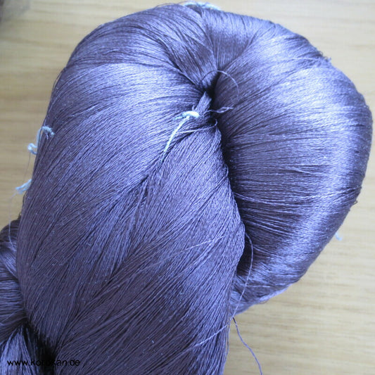 grauaubergine Seidengarn zum Weben aus japanischer Obi Werkstatt
