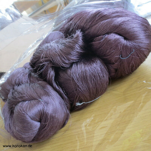 aubergine Seidengarn zum Weben aus japanischer Obi Werkstatt