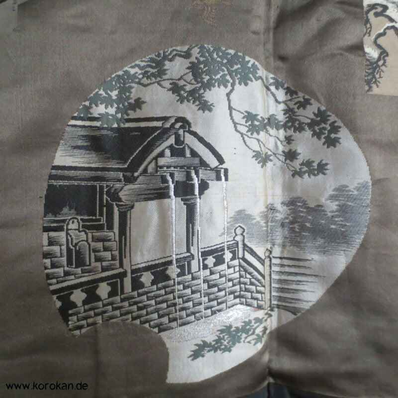 Montsuki Ensemble, 5 Pinienwald Mon, gewebtes Bildfutter im Haori, Seide