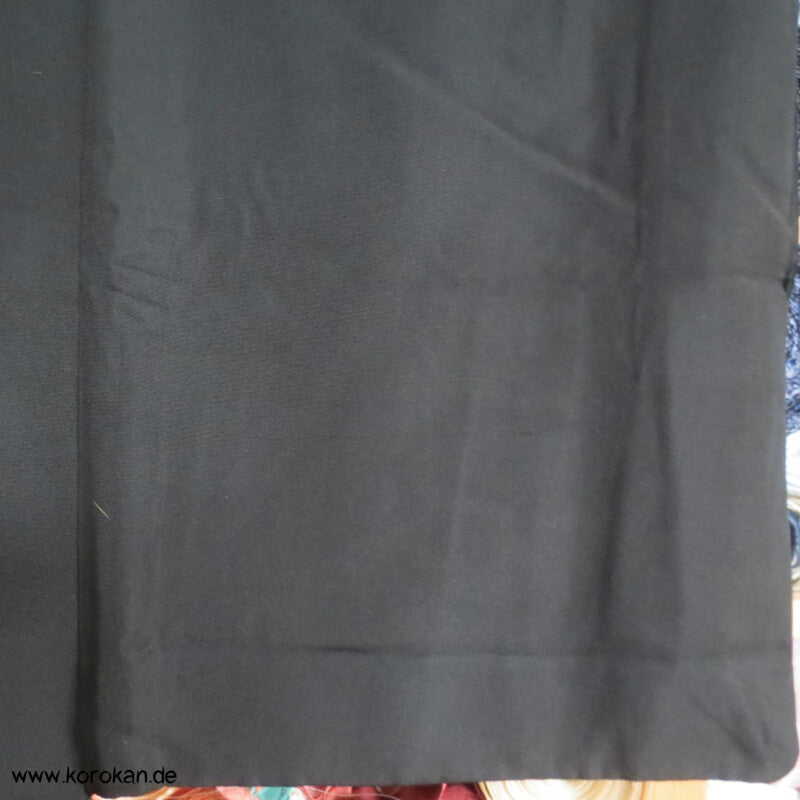 Montsuki Ensemble, 5 Pinienwald Mon, gewebtes Bildfutter im Haori, Seide
