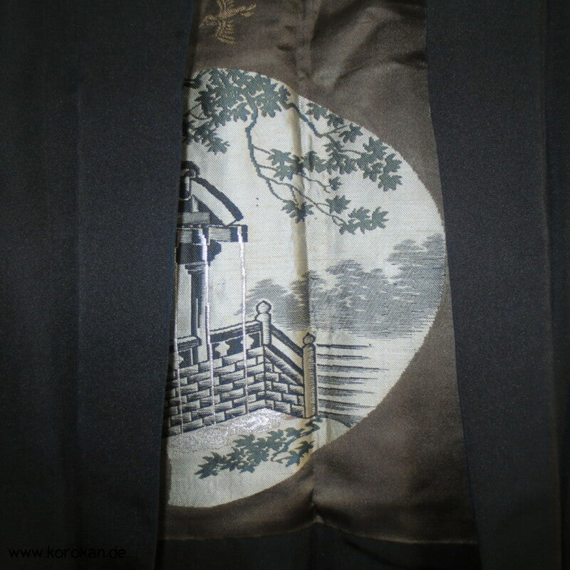 Montsuki Ensemble, 5 Pinienwald Mon, gewebtes Bildfutter im Haori, Seide