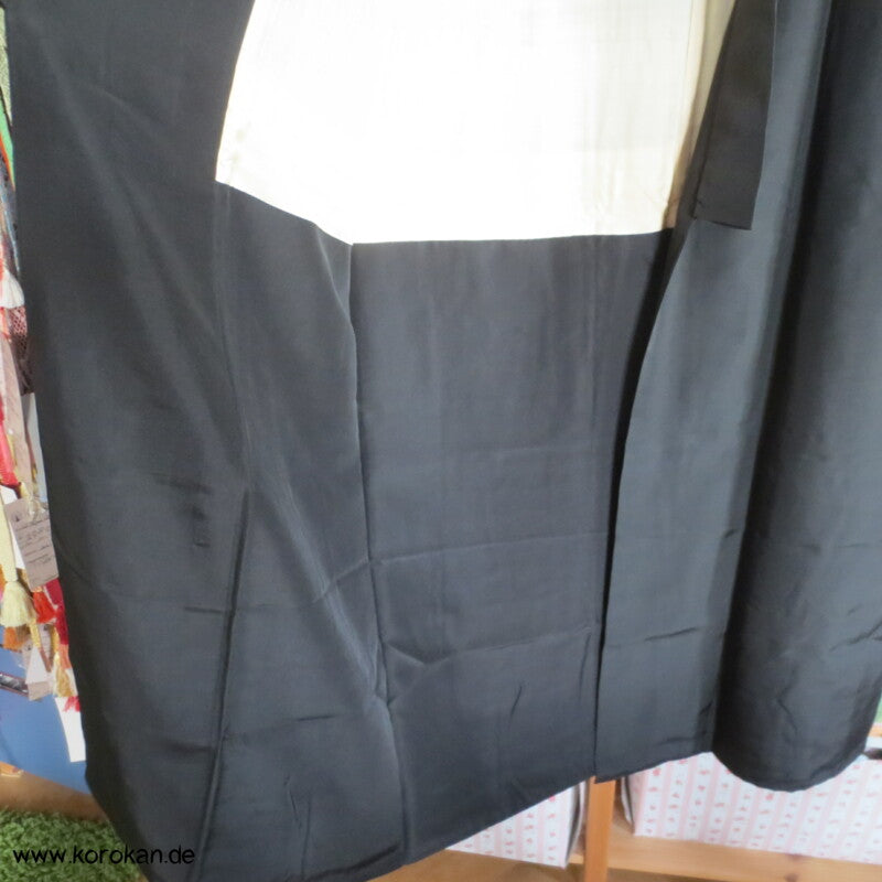Montsuki Ensemble, 5 Pinienwald Mon, gewebtes Bildfutter im Haori, Seide