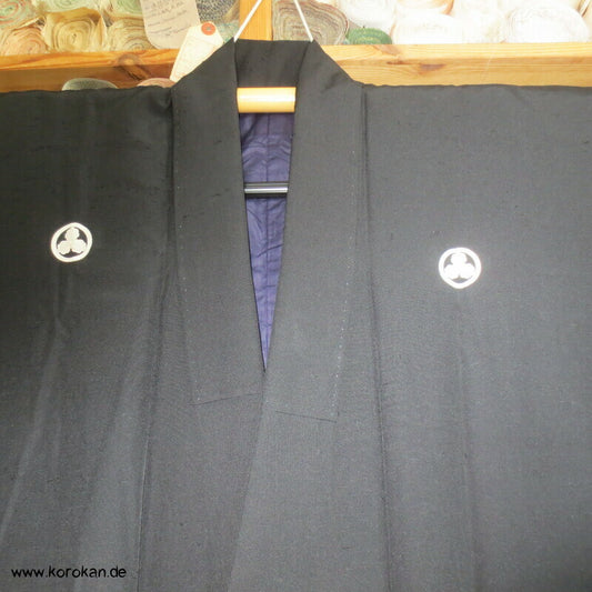 Montsuki Männer Kimono Fushi Tsumugi Seide, schwarz, Drei Blatt Mon