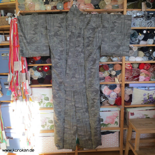 gewebtes Bambusmuster in grauer Tsumugi Seiden Kimono