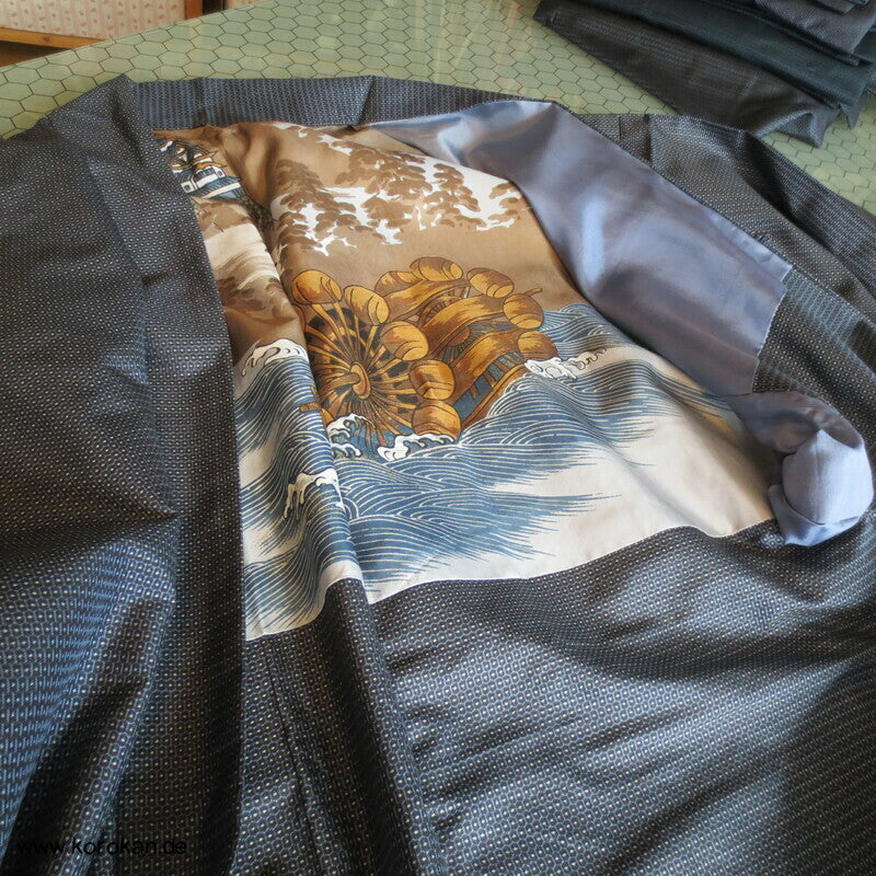 Kikko Kasuri Seiden Tsumugi Haori Jacke, Wasserrad