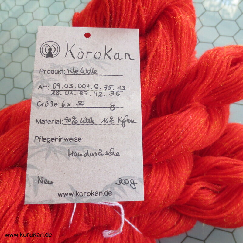 rotes japanisches Woll Glanzgarn in Strängen