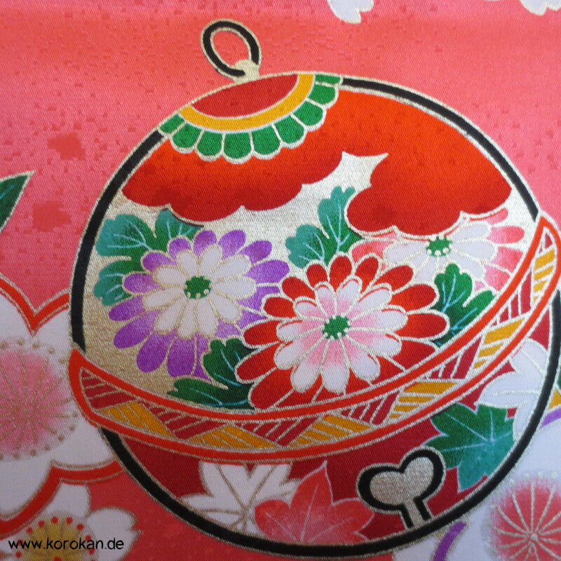 kleine Mädchen Shichigosan / Tauf Furisode - Temaribällen