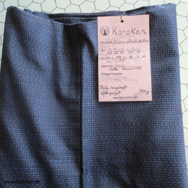 Männer Tsumugi Seiden Kasuri Kimono, blau