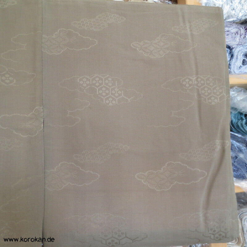 Chrysanthemen, Stickerei, antiker Irotomesode, khaki Seiden Kimono