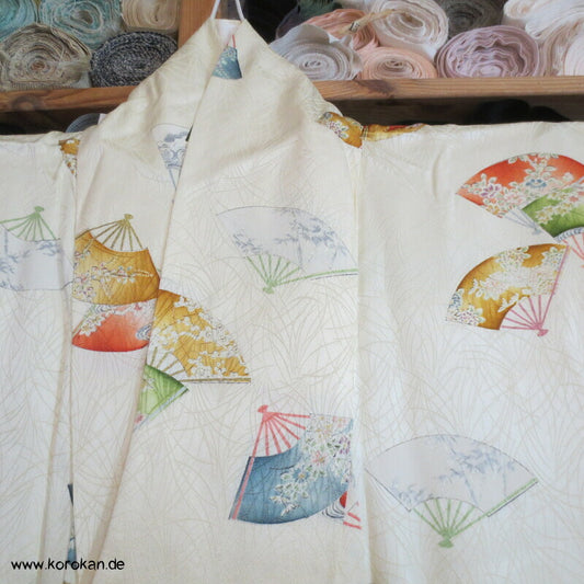 Fächerdruck, Goldakzente Komon Seiden Kimono