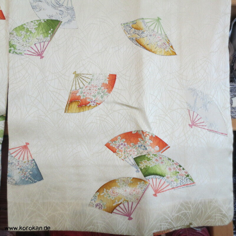 Fächerdruck, Goldakzente Komon Seiden Kimono