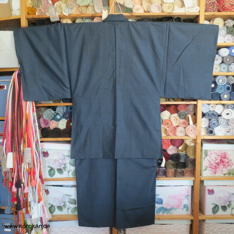 Kimono und Haori Set in blau schwarzer Kasuri Tsumugi Seide