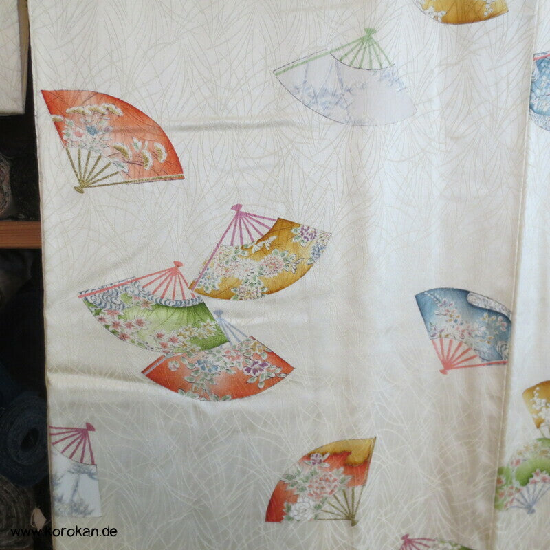 Fächerdruck, Goldakzente Komon Seiden Kimono