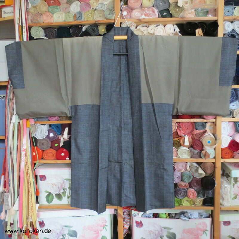 blau weiße Tsumugi Seide Kasuri Haori, Musterfutter