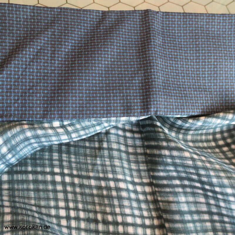 Kimono und Haori Set in blau schwarzer Kasuri Tsumugi Seide