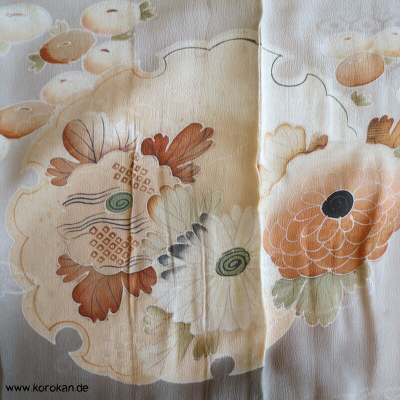 Chrysanthemen, Stickerei, antiker Irotomesode, khaki Seiden Kimono