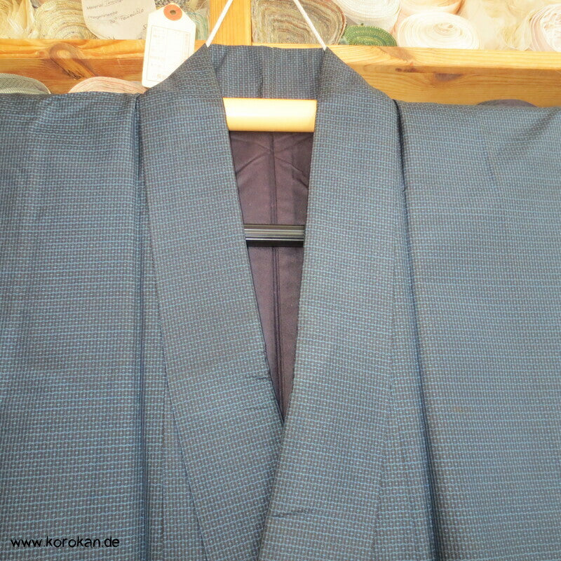 Kimono und Haori Set in blau schwarzer Kasuri Tsumugi Seide