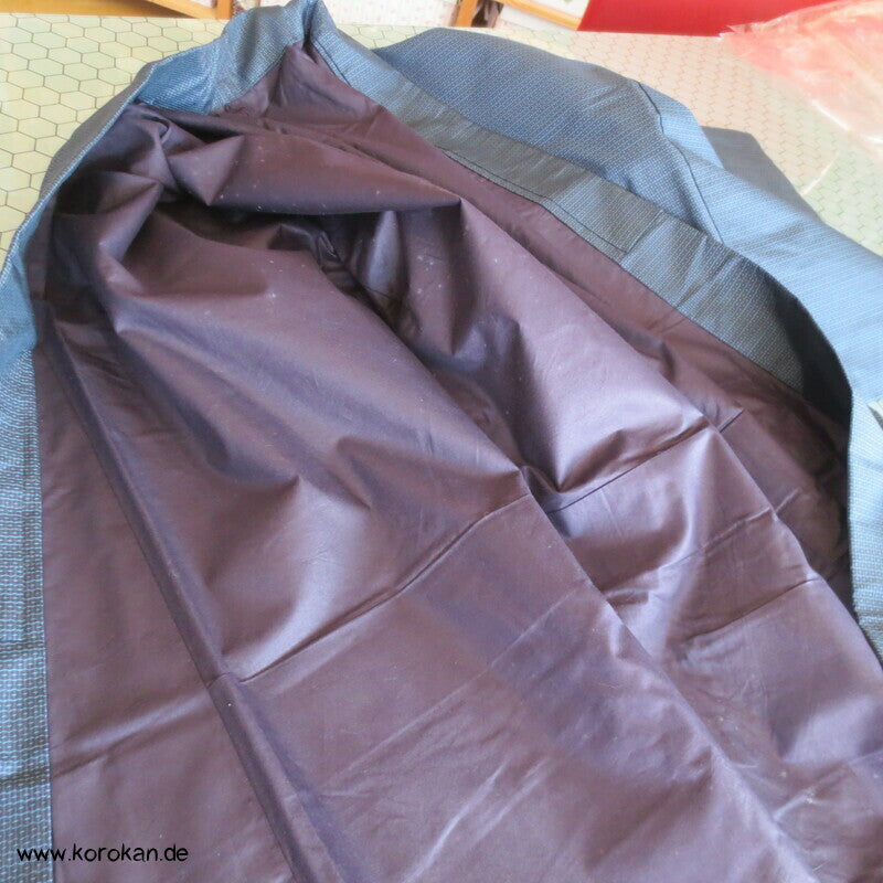 Kimono und Haori Set in blau schwarzer Kasuri Tsumugi Seide