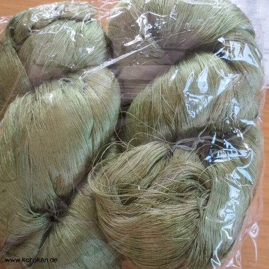birkengrünes Seidengarn zum Weben aus japanischer Obi Werkstatt