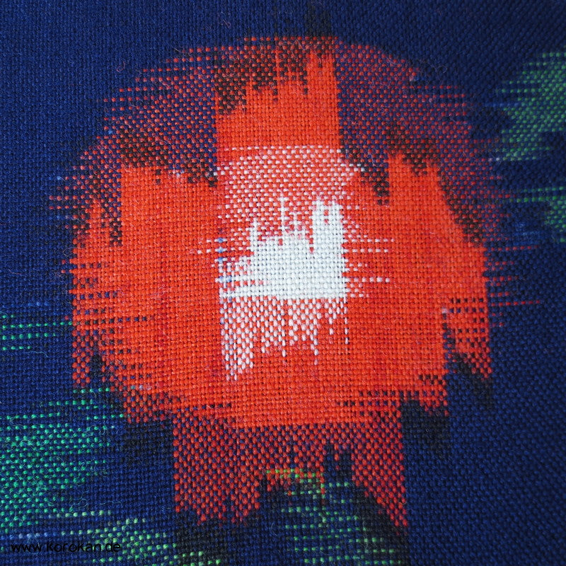 Restrolle Kasuri Blüten rot auf blau - Wollstoff für Haori Kimono Jacke