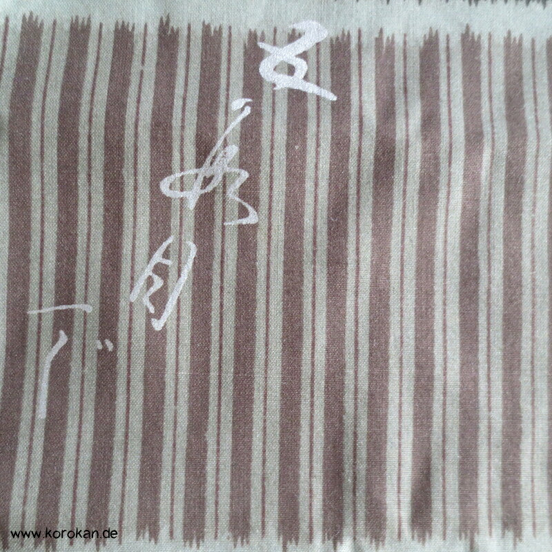 Wildschweine, Regenschirme, Blüten, Kanji Juban Kimono