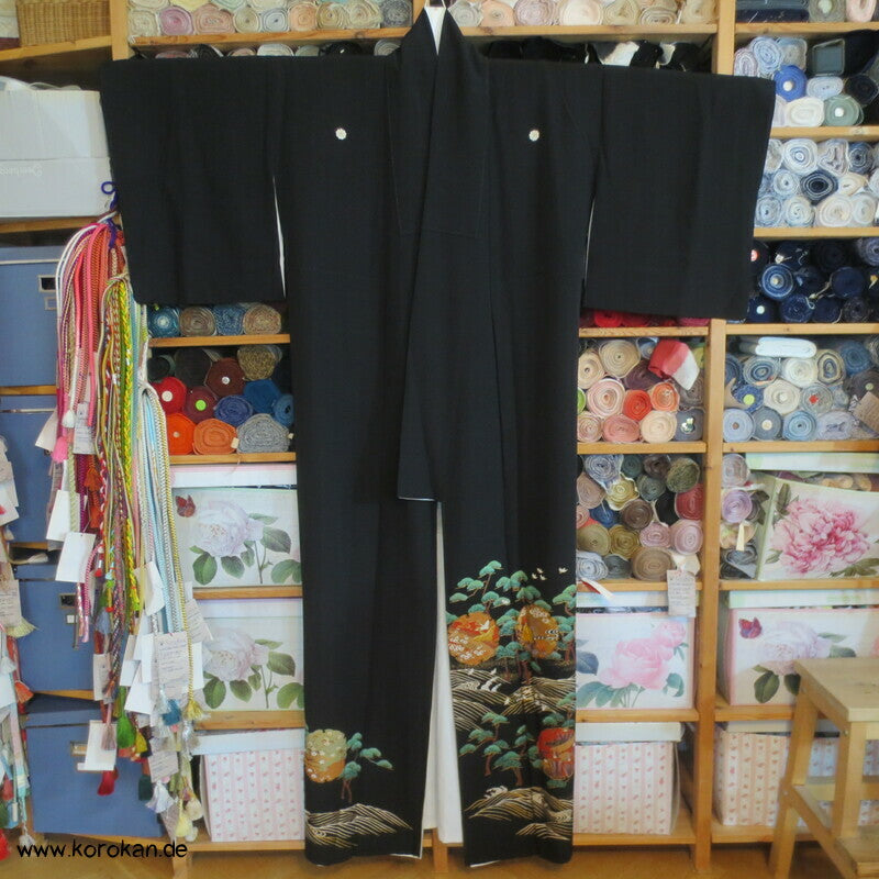 bunt-goldene Spiegel im Wald Tomesode Seiden Kimono