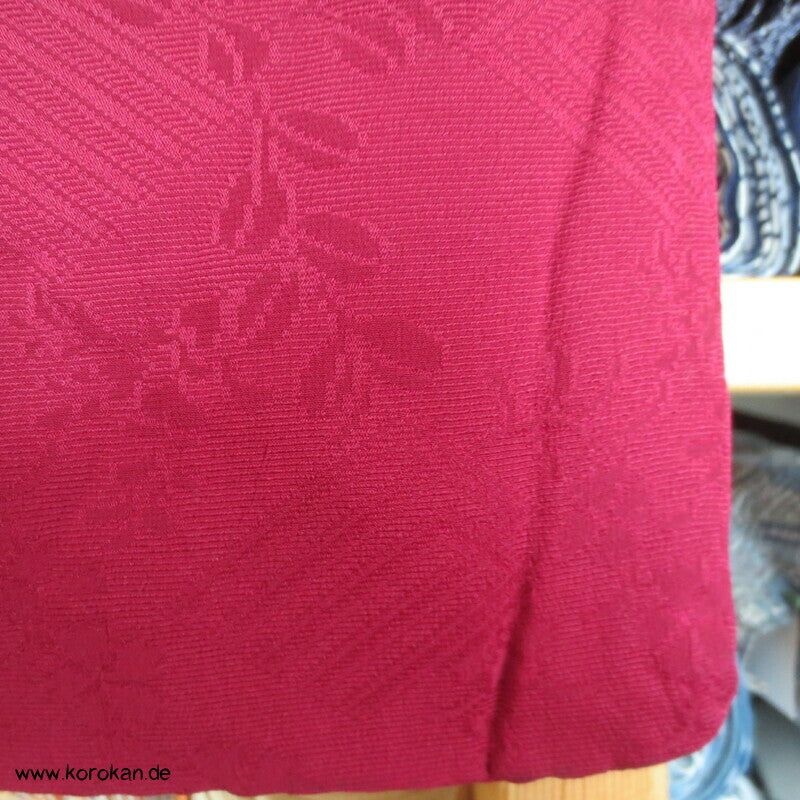 3 Mon burgundfarbiger Seiden Rinzu Damast Haori, Genjiko