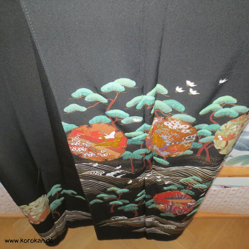 bunt-goldene Spiegel im Wald Tomesode Seiden Kimono