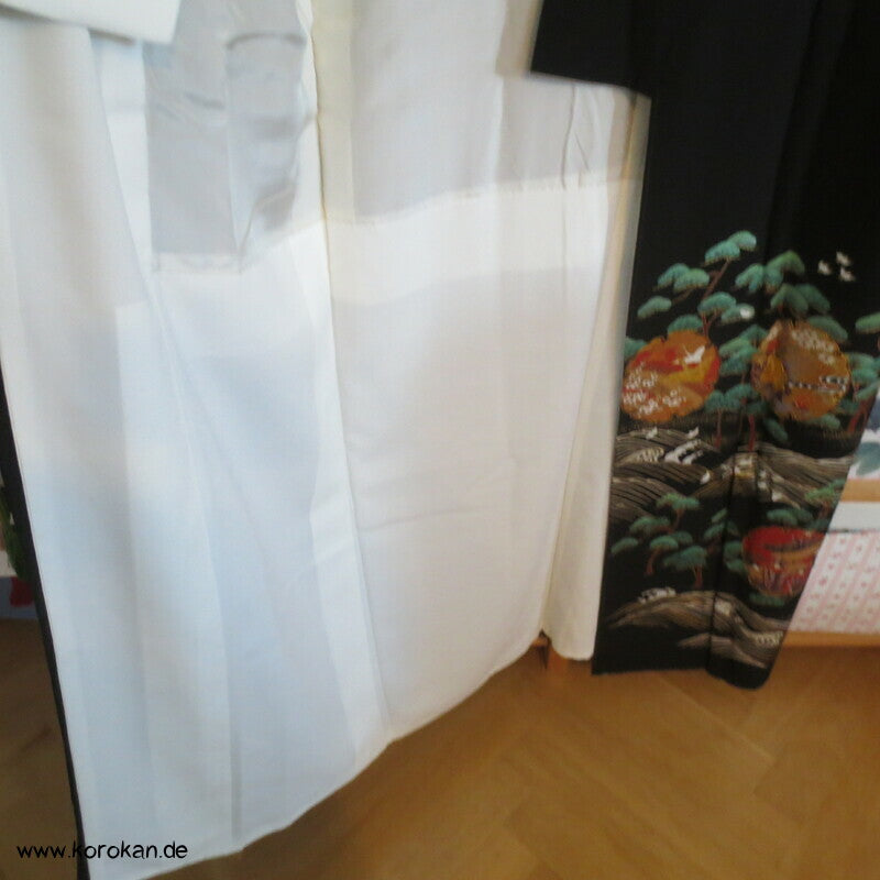 bunt-goldene Spiegel im Wald Tomesode Seiden Kimono