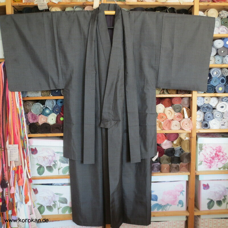 Kimono und Haori Set in blau schwarzer Kasuri Tsumugi Seide, große Welle