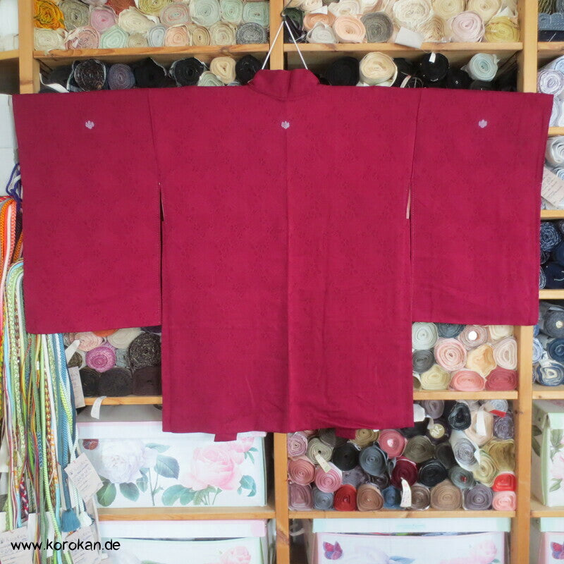3 Mon burgundfarbiger Seiden Rinzu Damast Haori, Genjiko