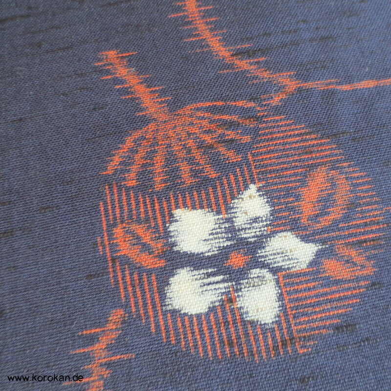 Arabesken und Fächer auf blau Woll Kimono Tanmono