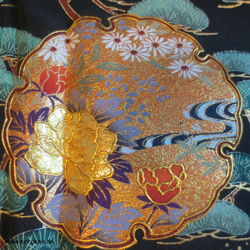 bunt-goldene Spiegel im Wald Tomesode Seiden Kimono