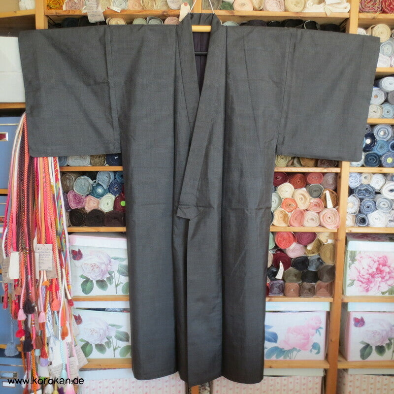 Kimono und Haori Set in blau schwarzer Kasuri Tsumugi Seide, große Welle