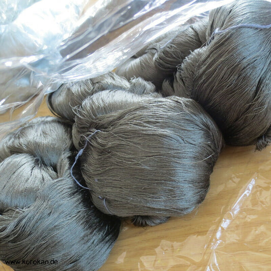 dunkelgrünes Seidengarn zum Weben aus japanischer Obi Werkstatt