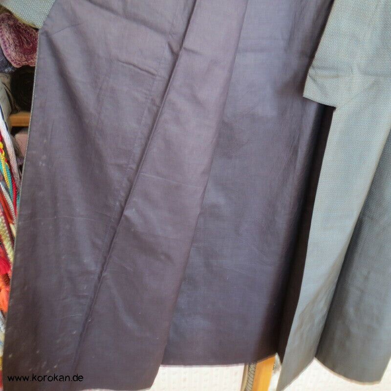 Kimono und Haori Set in blau schwarzer Kasuri Tsumugi Seide, große Welle