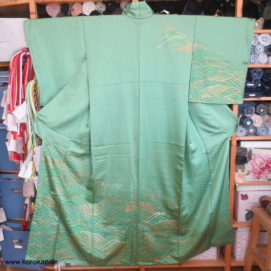 Homongi Kimono goldene Wellen auf Higaki Seidendamast