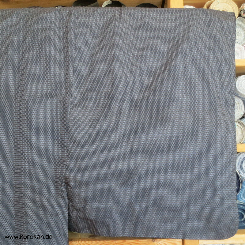 Kimono und Haori Set in blau schwarzer Kasuri Tsumugi Seide, Greifvogel Futter