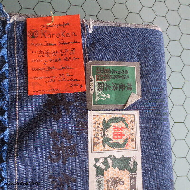 Blütenranken Kasuri Tsumugi Kimono Seide, originalgeheftet